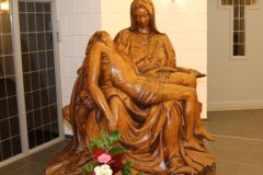 Pieta-in-der-Friedhofskapelle