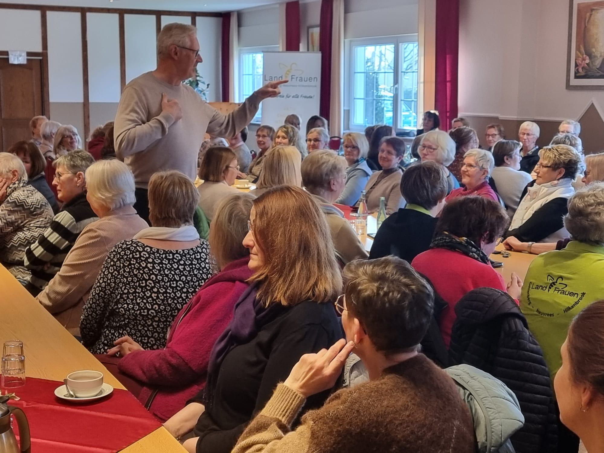 Frauenfrühstück mit Lachgarantie im Dorfkrug Hilkenbrook / Quelle:Elke Bruns