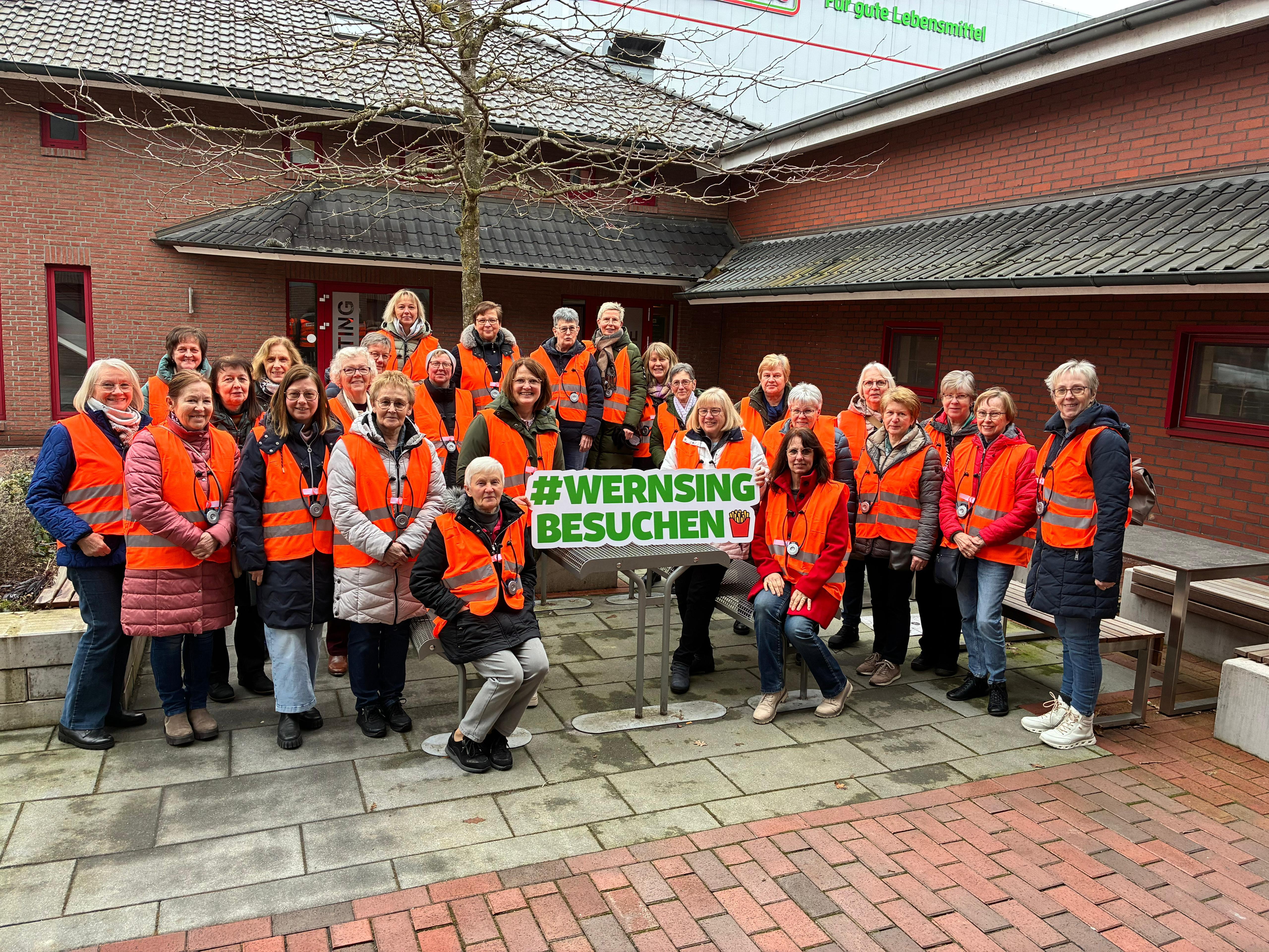 Landfrauen bei der Werksbesichtigung Wernsing / Quelle: